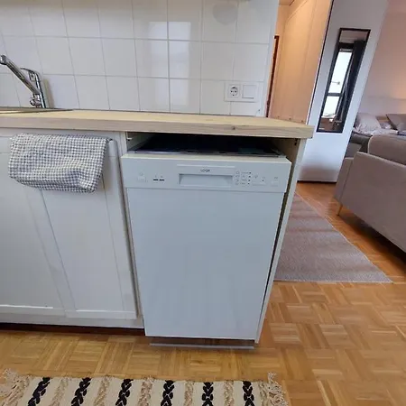 Beautiful - Easy Check-in, Free Parking & Wifi